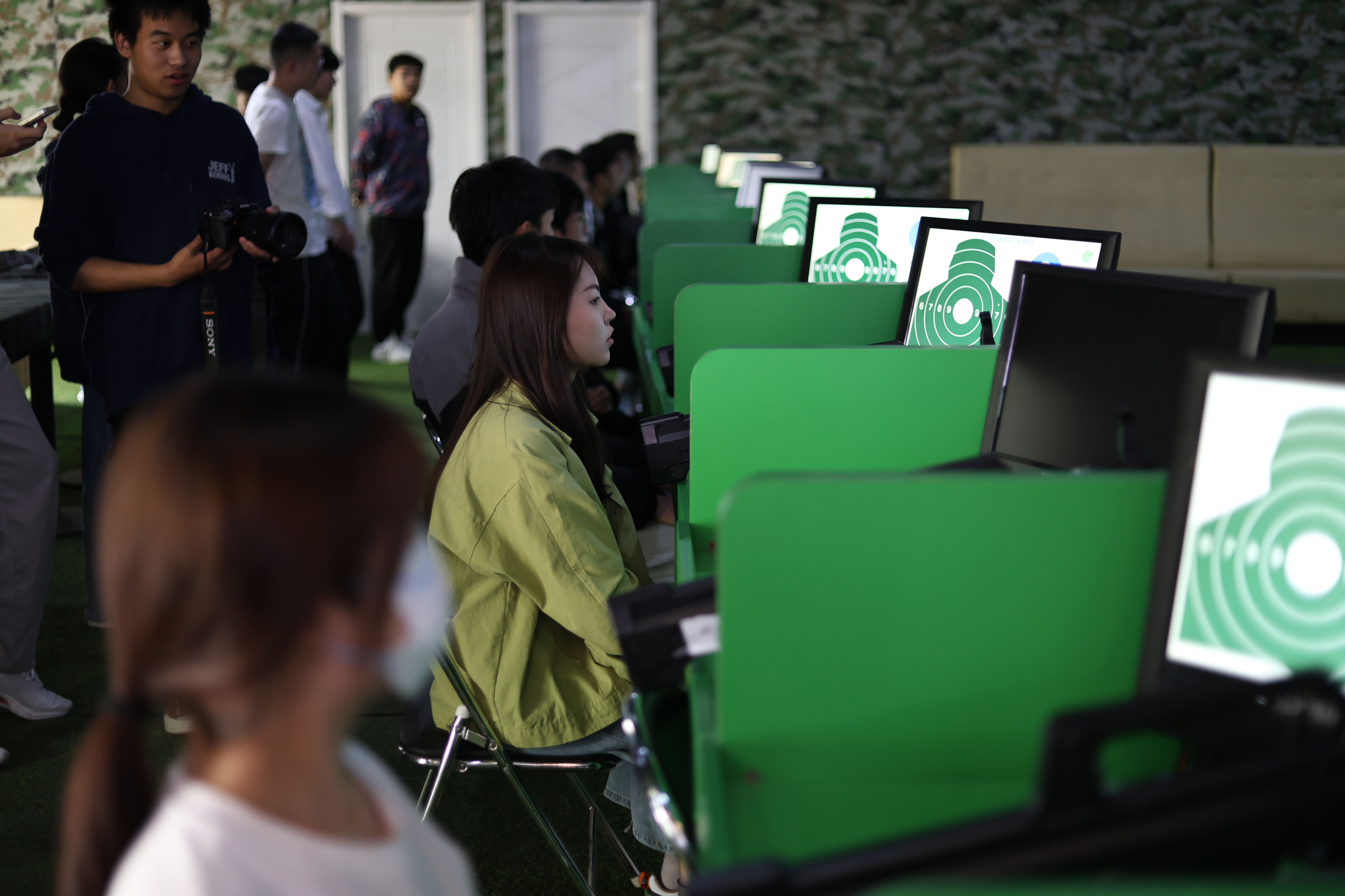文章附图
